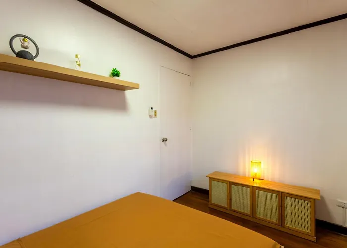 Japandi 2br House Near Up, Ateneo & Maginhawa Apartment *