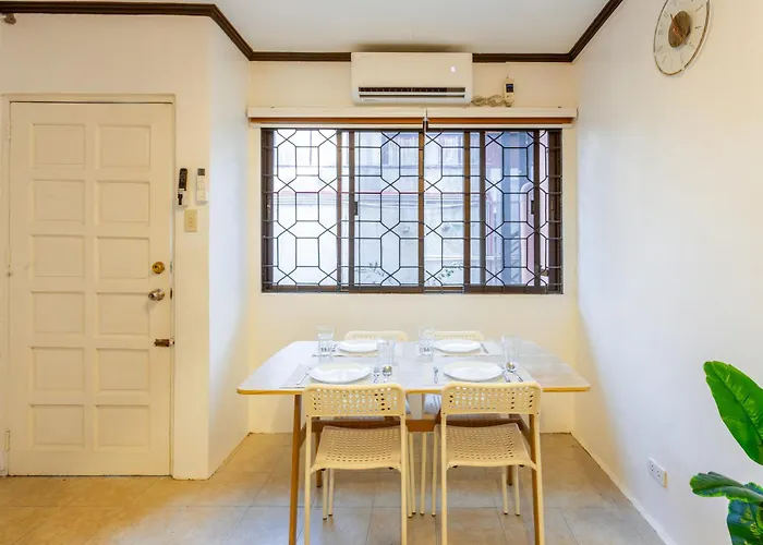 Japandi 2br House Near Up, Ateneo & Maginhawa Manila