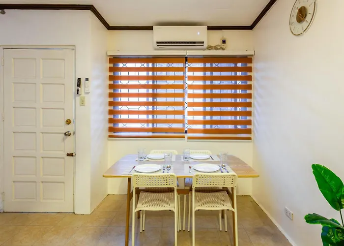 Japandi 2br House Near Up, Ateneo & Maginhawa Apartment Manila